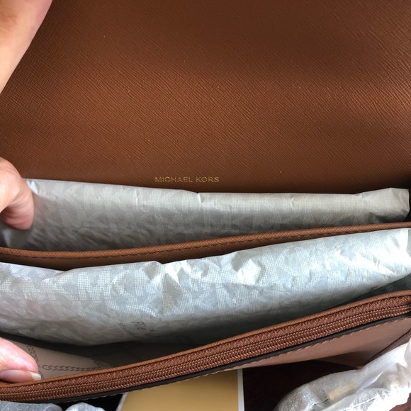 MICHAEL Michael Kors Daniela Crossbody - Picture 14 of 14